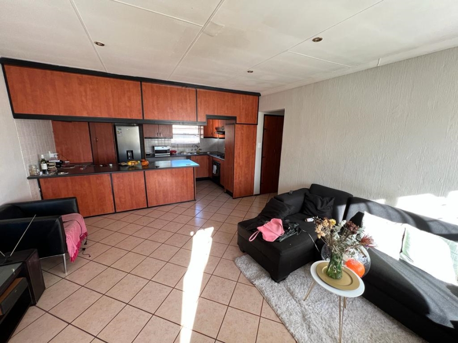 3 Bedroom Property for Sale in Die Hoewes Gauteng