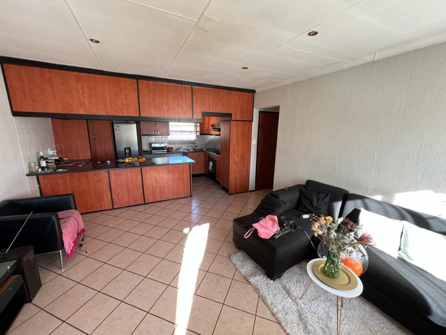 3 Bedroom Property for Sale in Die Hoewes Gauteng