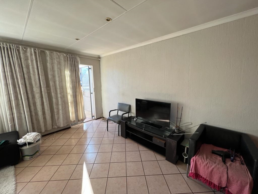 3 Bedroom Property for Sale in Die Hoewes Gauteng