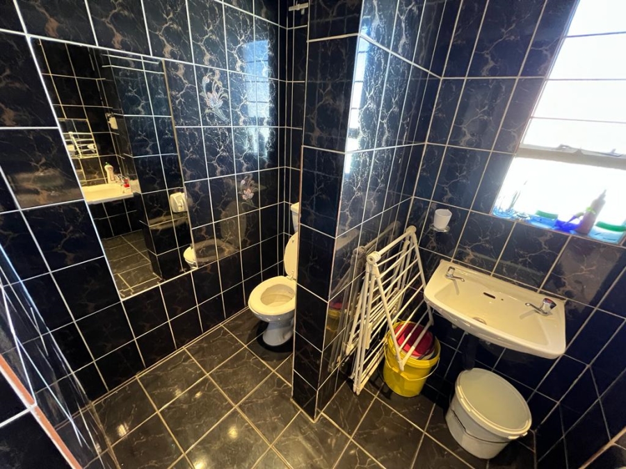3 Bedroom Property for Sale in Die Hoewes Gauteng