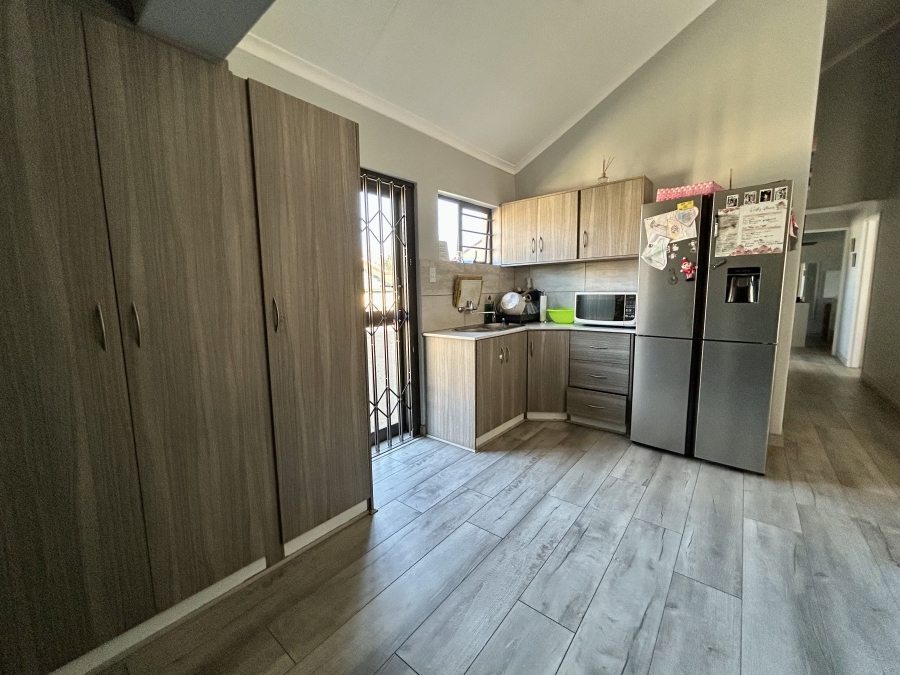 3 Bedroom Property for Sale in Halfway Gardens Gauteng