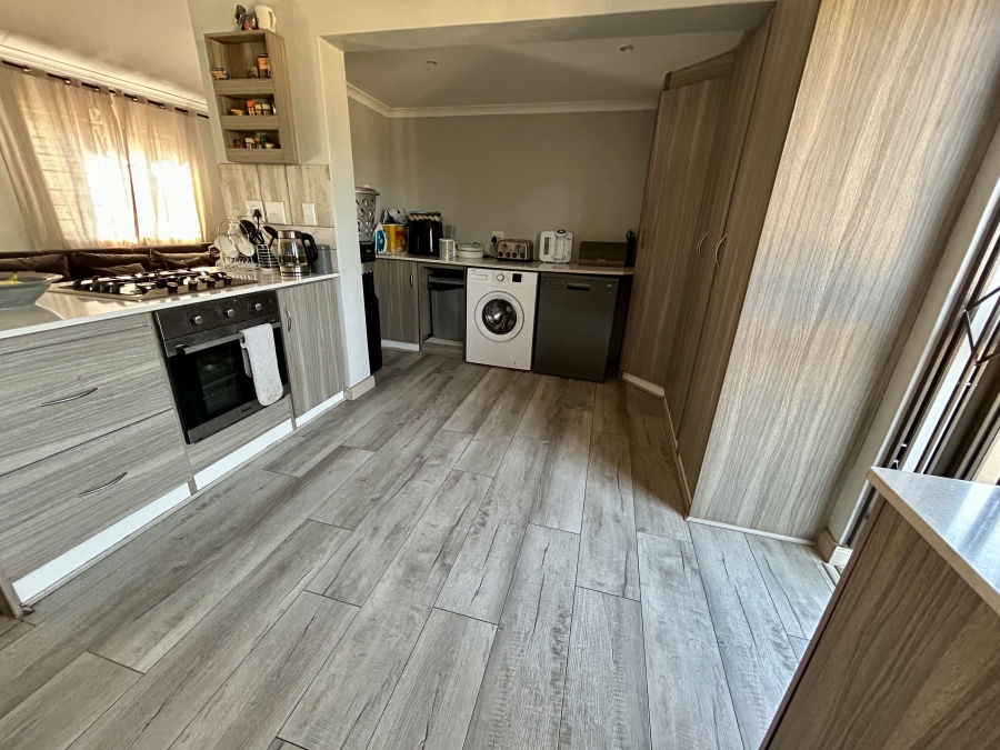 3 Bedroom Property for Sale in Halfway Gardens Gauteng