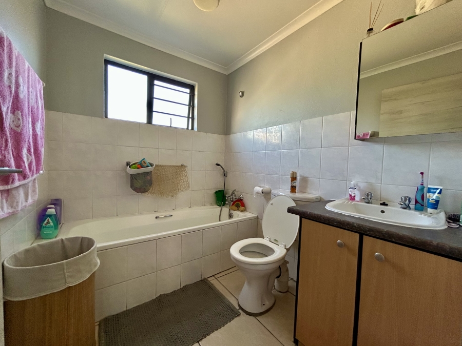 3 Bedroom Property for Sale in Halfway Gardens Gauteng