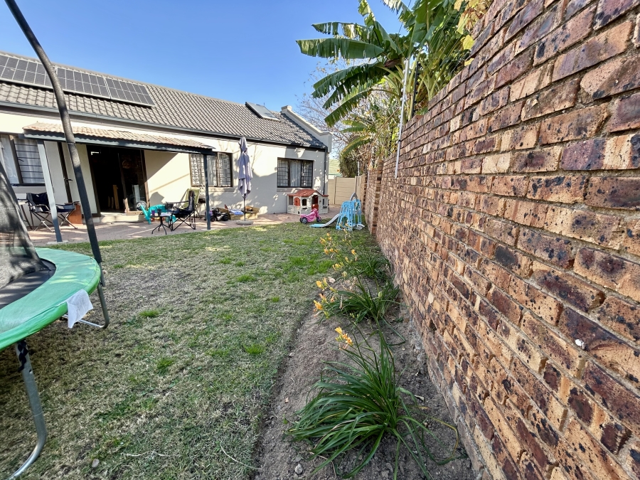 3 Bedroom Property for Sale in Halfway Gardens Gauteng