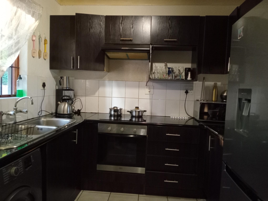 2 Bedroom Property for Sale in Corlett Gardens Gauteng