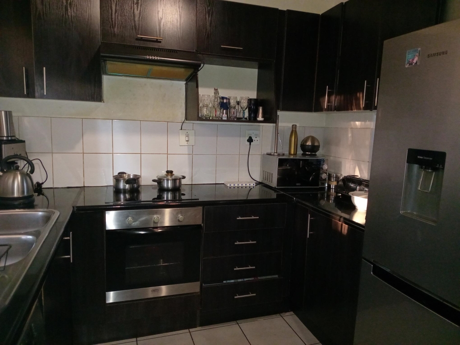 2 Bedroom Property for Sale in Corlett Gardens Gauteng