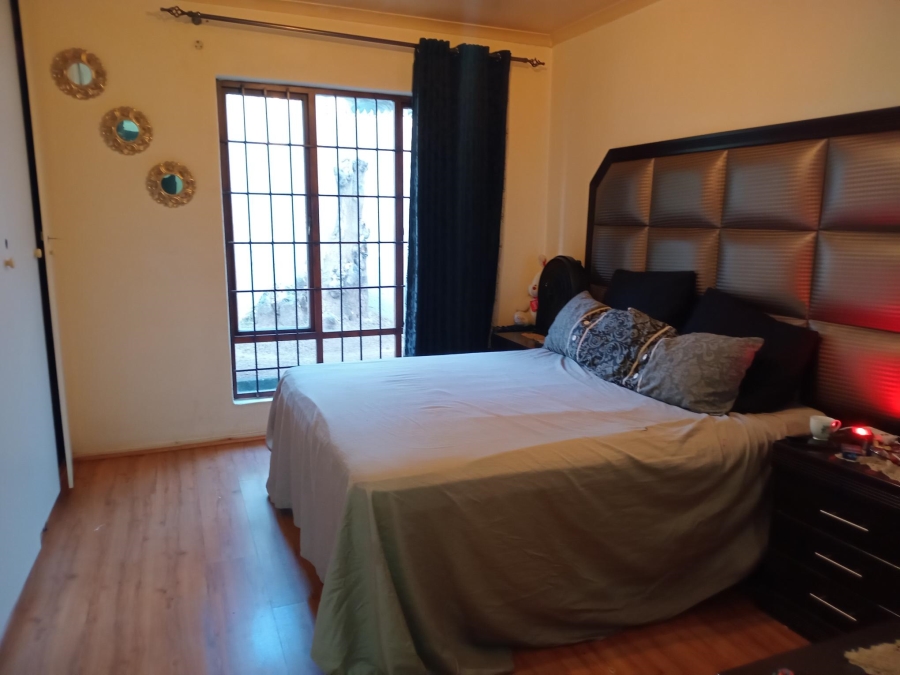 2 Bedroom Property for Sale in Corlett Gardens Gauteng