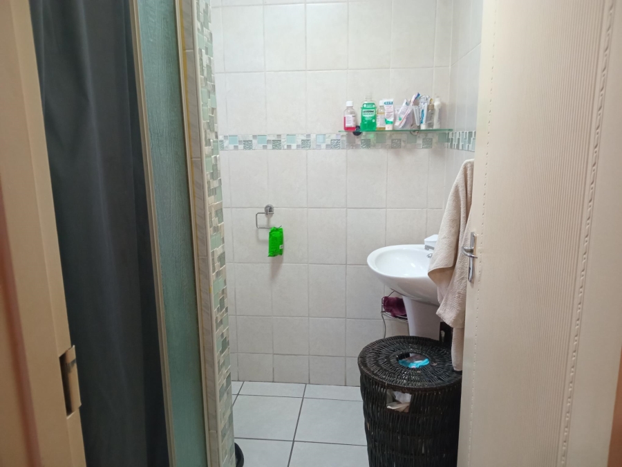 2 Bedroom Property for Sale in Corlett Gardens Gauteng