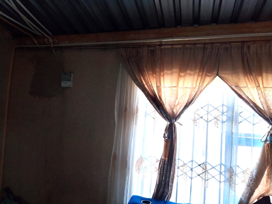 5 Bedroom Property for Sale in Emangweni Gauteng