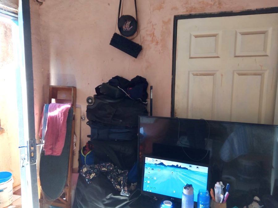 5 Bedroom Property for Sale in Emangweni Gauteng
