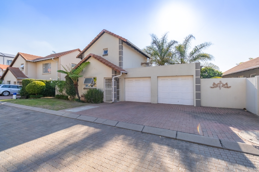 3 Bedroom Property for Sale in Broadacres Gauteng