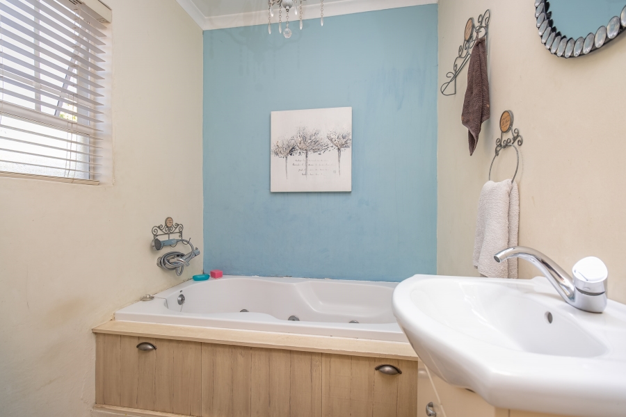 3 Bedroom Property for Sale in Broadacres Gauteng