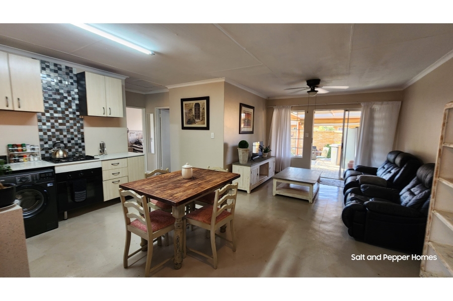 To Let 2 Bedroom Property for Rent in Sinoville Gauteng