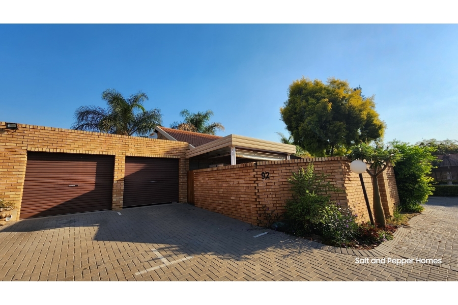 To Let 2 Bedroom Property for Rent in Sinoville Gauteng