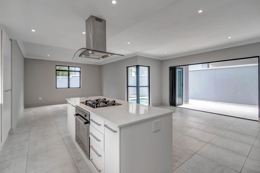 To Let 4 Bedroom Property for Rent in Broadacres Gauteng