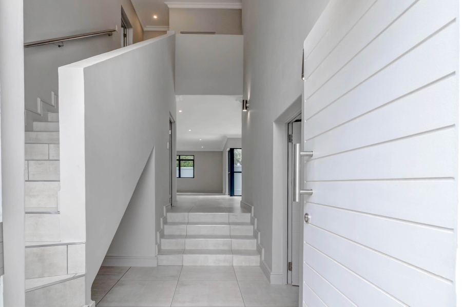 To Let 4 Bedroom Property for Rent in Broadacres Gauteng
