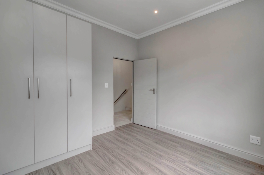 To Let 4 Bedroom Property for Rent in Broadacres Gauteng