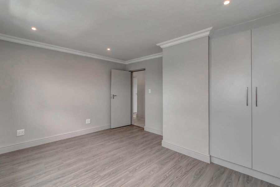 To Let 4 Bedroom Property for Rent in Broadacres Gauteng