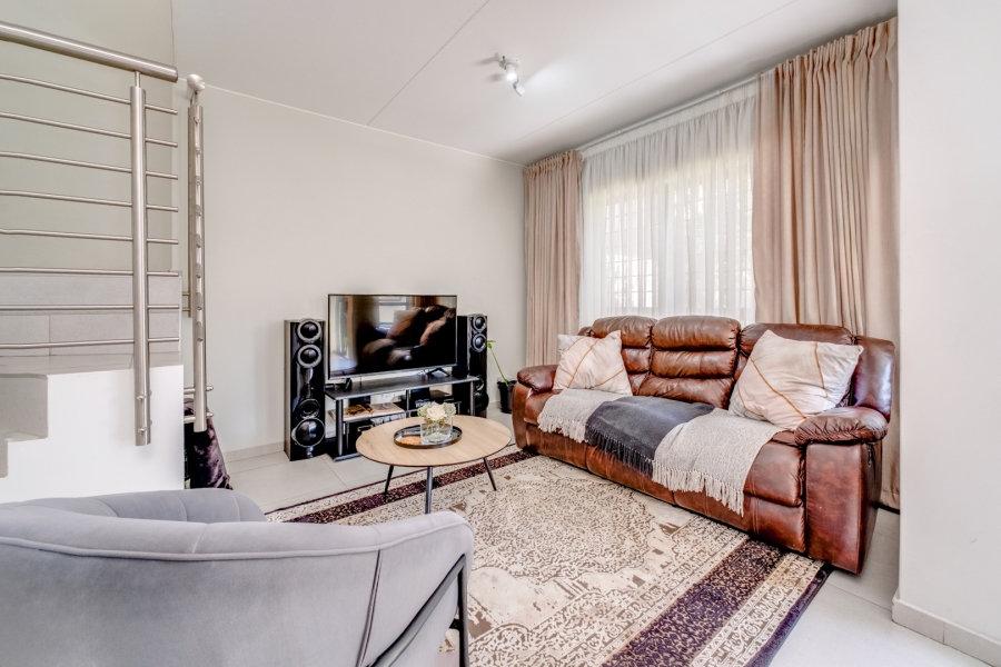 3 Bedroom Property for Sale in Broadacres Gauteng