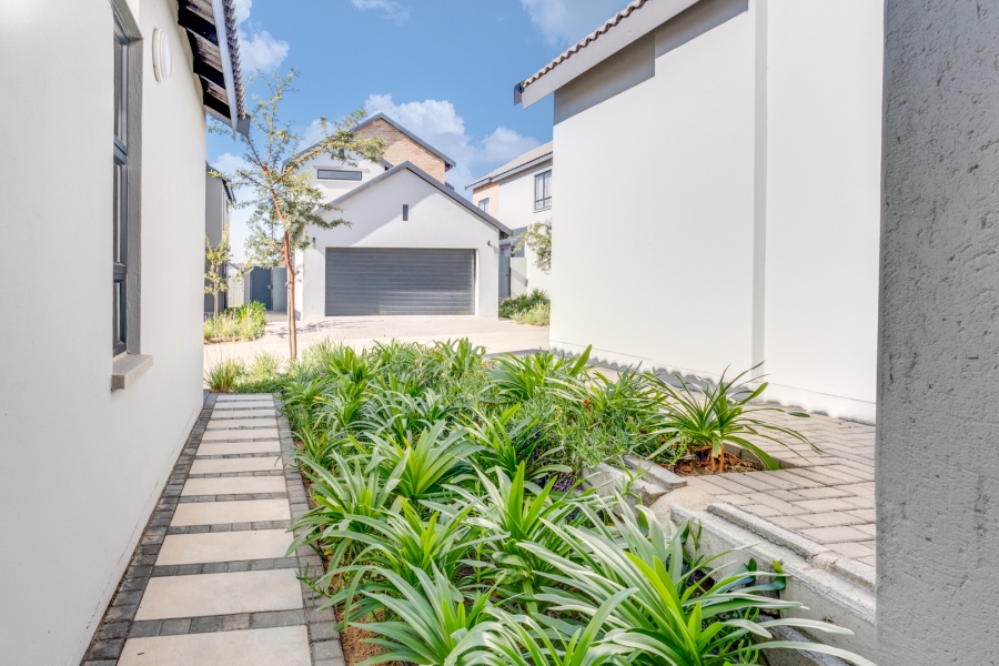 3 Bedroom Property for Sale in Broadacres Gauteng