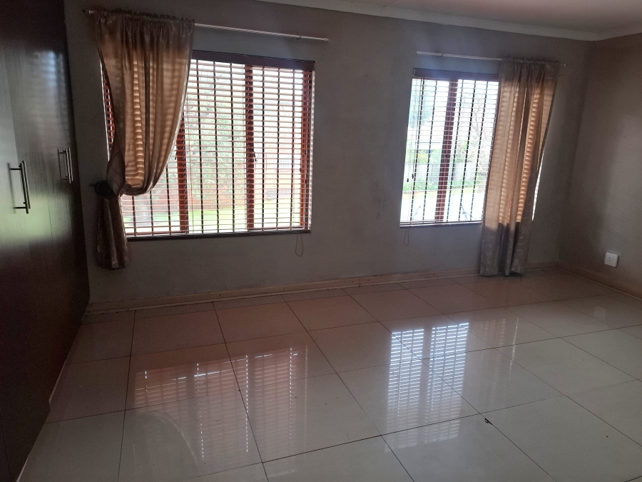4 Bedroom Property for Sale in Greenhills Gauteng