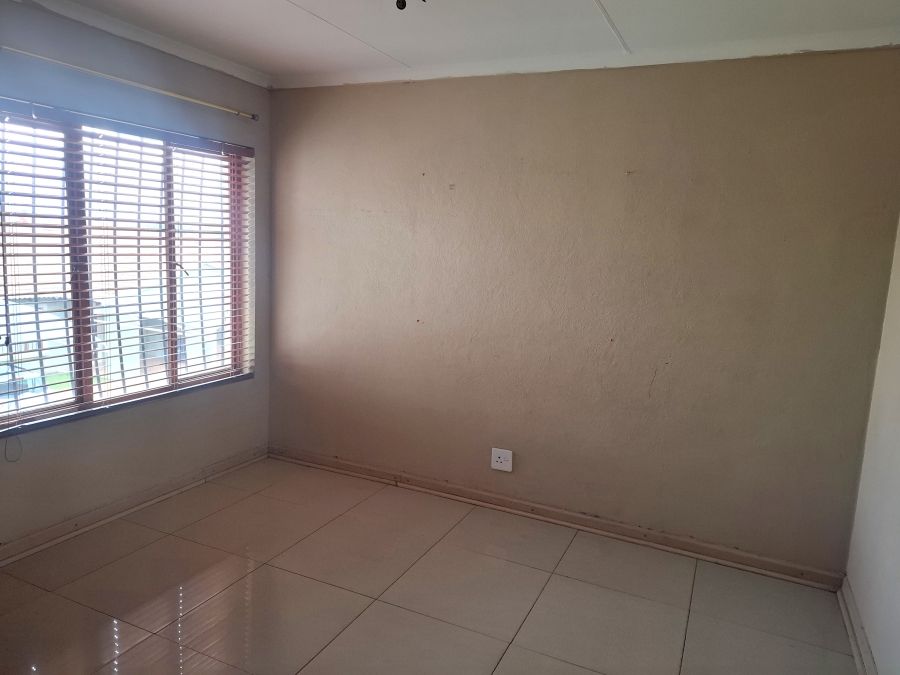 4 Bedroom Property for Sale in Greenhills Gauteng