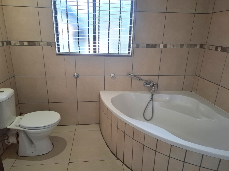 4 Bedroom Property for Sale in Greenhills Gauteng