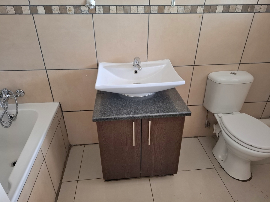 4 Bedroom Property for Sale in Greenhills Gauteng