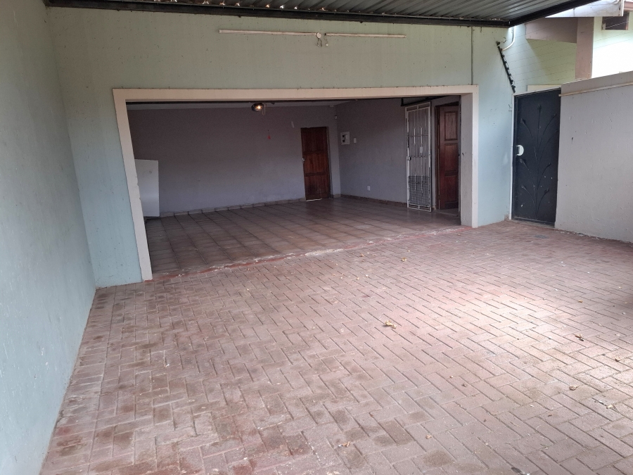 4 Bedroom Property for Sale in Greenhills Gauteng