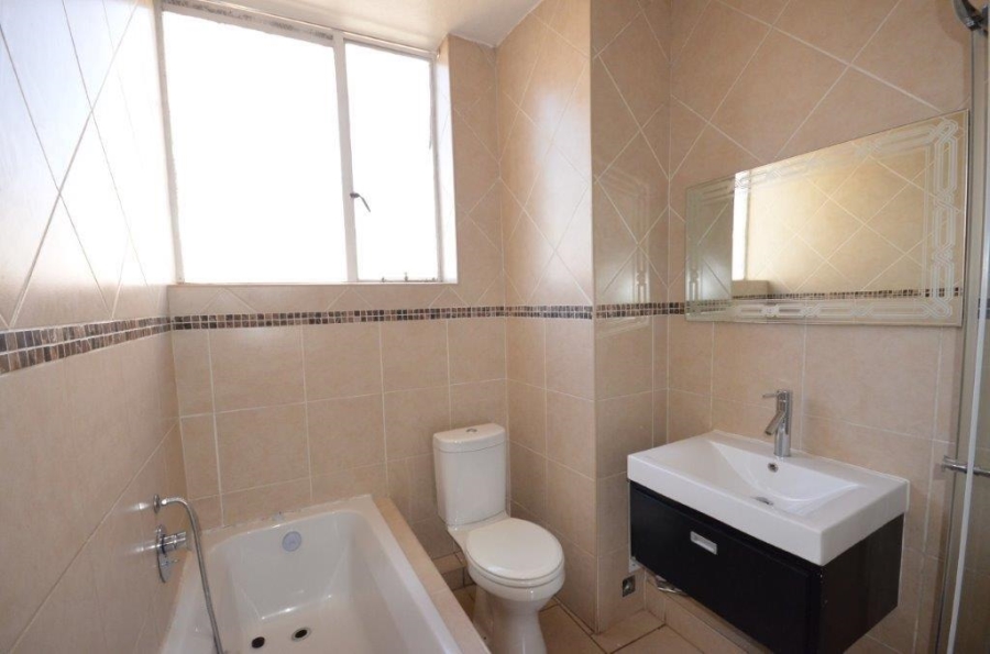 2 Bedroom Property for Sale in Bedford Gardens Gauteng