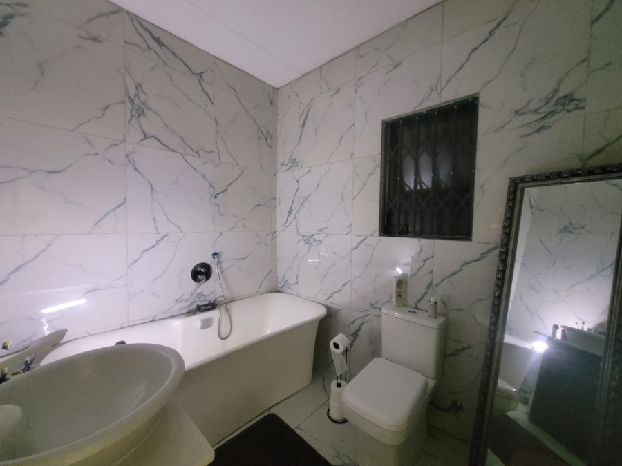 2 Bedroom Property for Sale in Witpoortjie Gauteng
