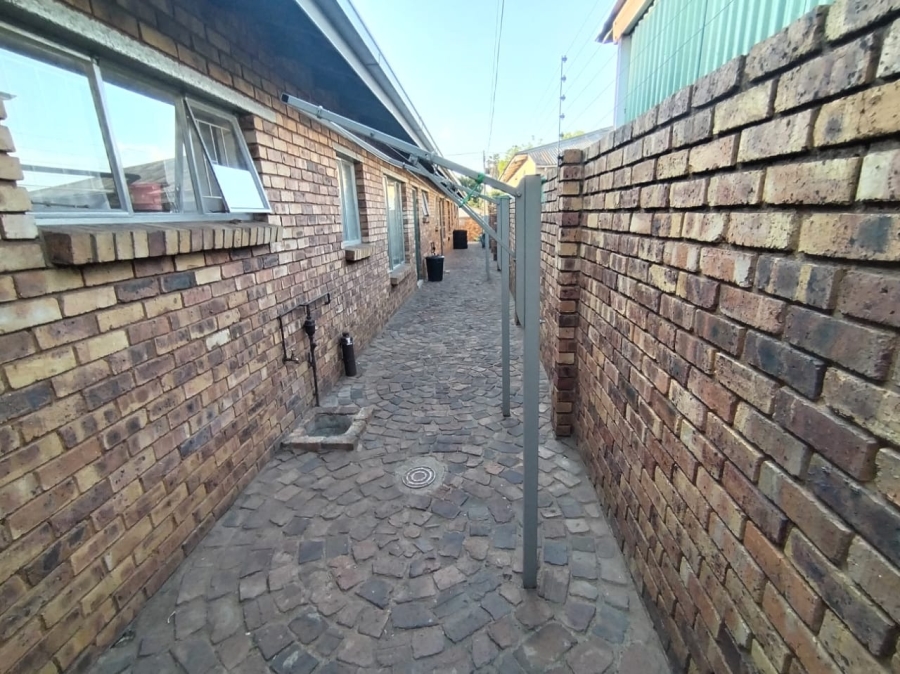 2 Bedroom Property for Sale in Brakpan Central Gauteng