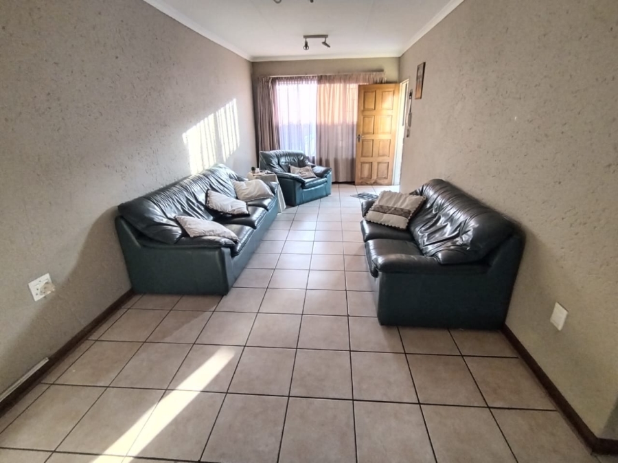 2 Bedroom Property for Sale in Brakpan Central Gauteng