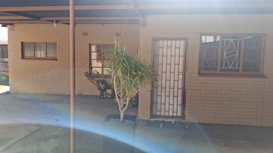 3 Bedroom Property for Sale in East Lynne Gauteng