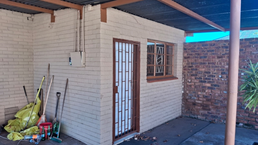 3 Bedroom Property for Sale in East Lynne Gauteng