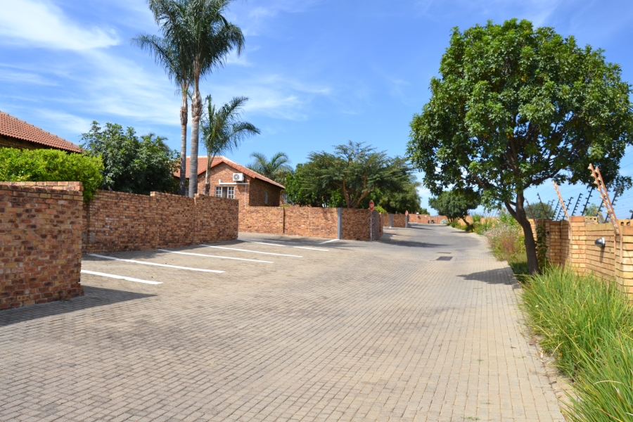 3 Bedroom Property for Sale in Amberfield Gauteng