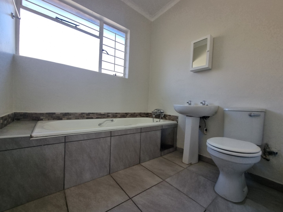 3 Bedroom Property for Sale in Robindale Gauteng
