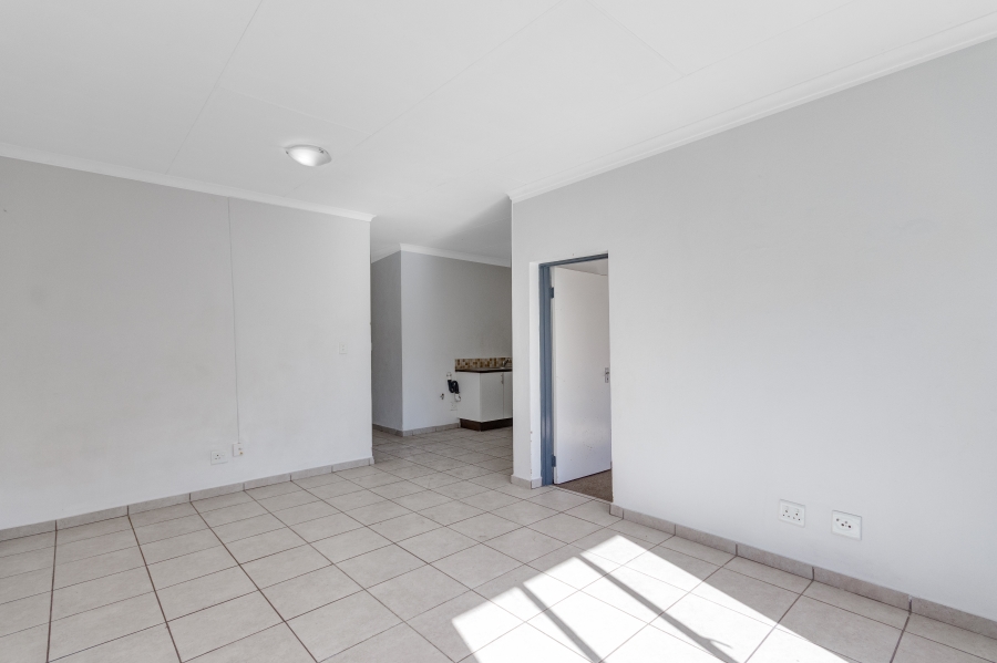 2 Bedroom Property for Sale in Grand Central Gauteng