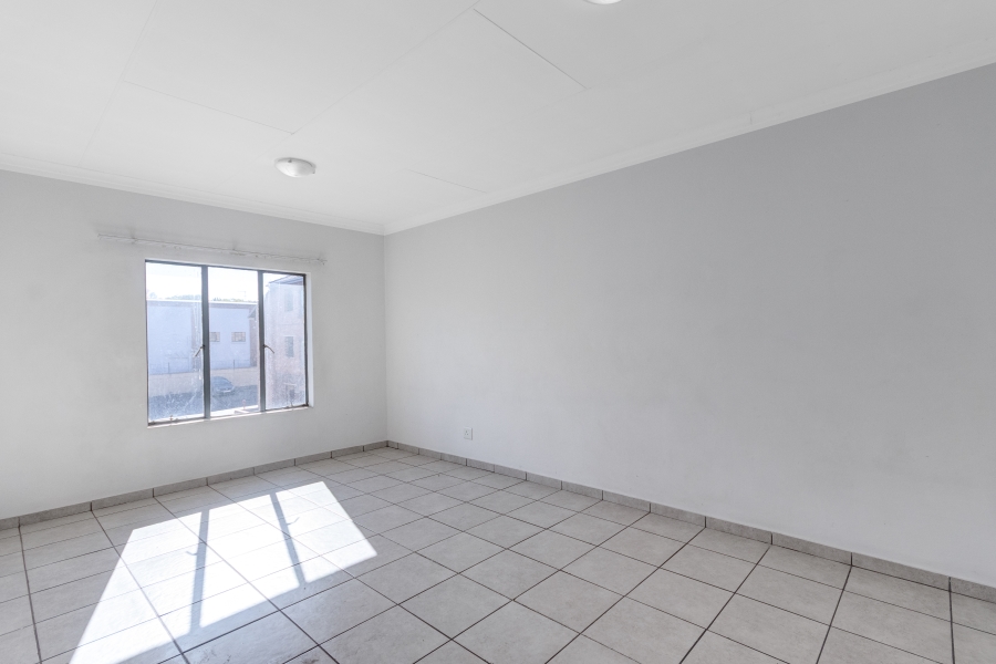 2 Bedroom Property for Sale in Grand Central Gauteng