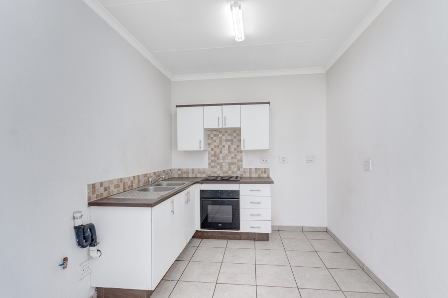 2 Bedroom Property for Sale in Grand Central Gauteng