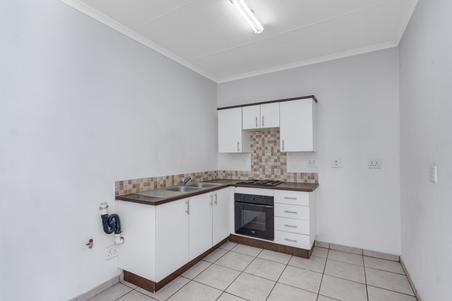 2 Bedroom Property for Sale in Grand Central Gauteng
