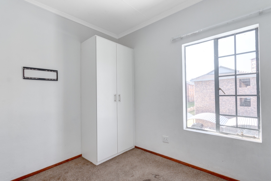 2 Bedroom Property for Sale in Grand Central Gauteng