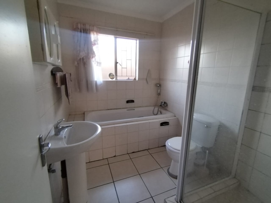 To Let 2 Bedroom Property for Rent in Brakpan Central Gauteng