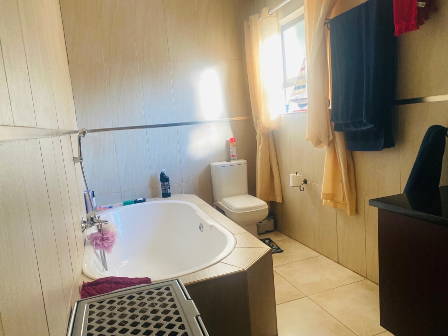 3 Bedroom Property for Sale in Three Rivers Gauteng