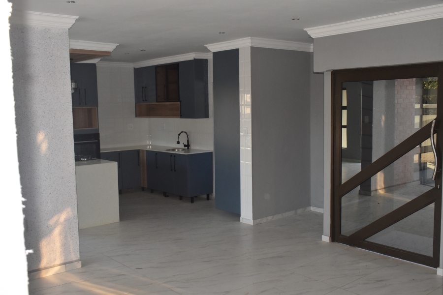 5 Bedroom Property for Sale in Roodepark Eco Estate Gauteng