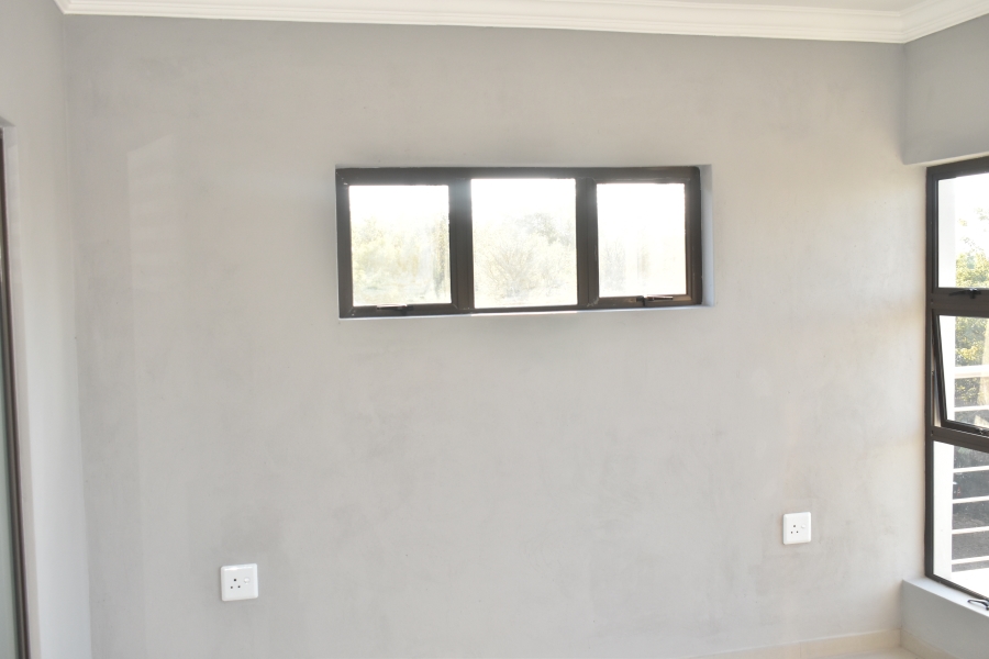 5 Bedroom Property for Sale in Roodepark Eco Estate Gauteng