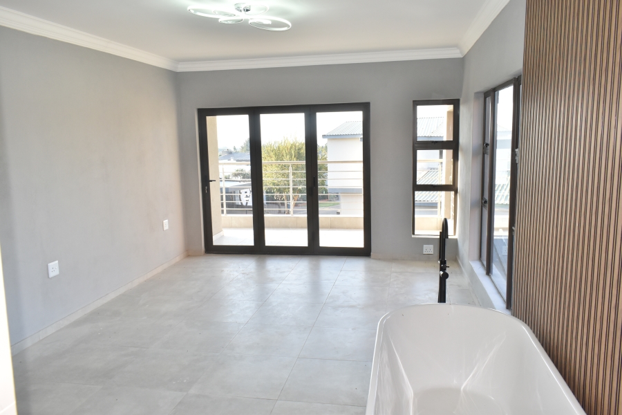 5 Bedroom Property for Sale in Roodepark Eco Estate Gauteng