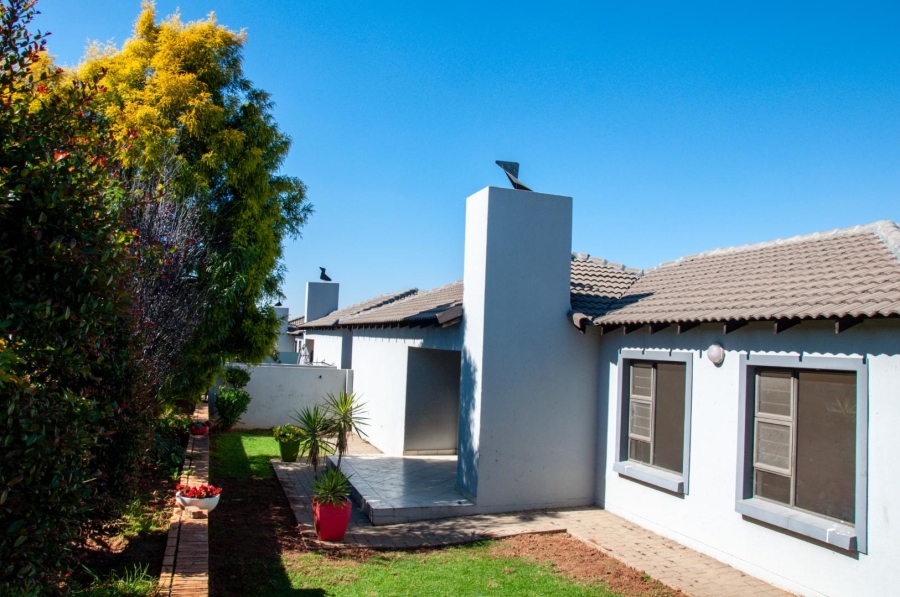 3 Bedroom Property for Sale in Thatchfield Hills Gauteng