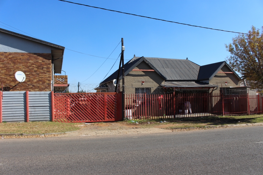 7 Bedroom Property for Sale in Roodepoort Central Gauteng