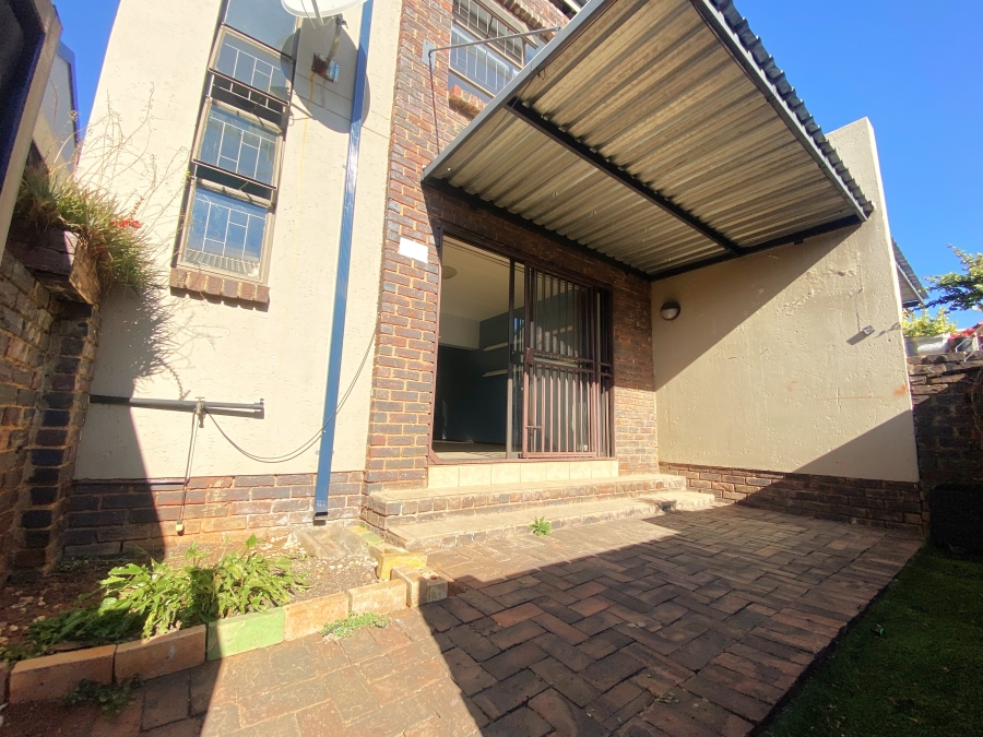 2 Bedroom Property for Sale in Sugar Bush Estate Gauteng